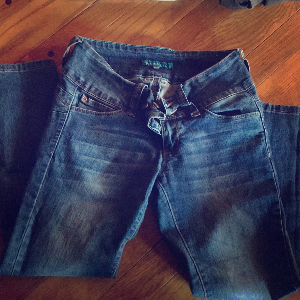 Wanna better butt? Buy these skinny crop jeans!